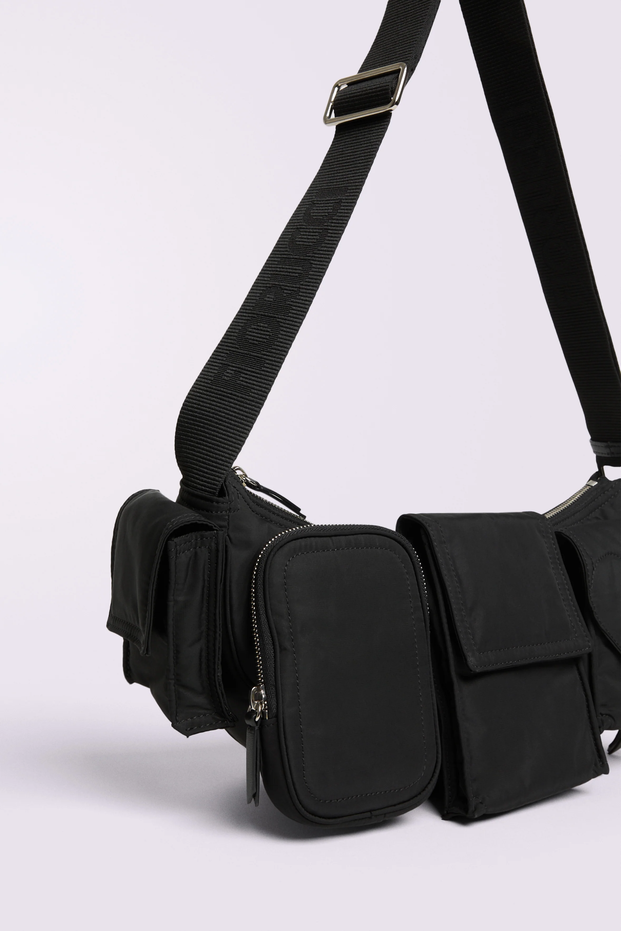 Super Pocket Recycled Nylon Bag Black - Image 4