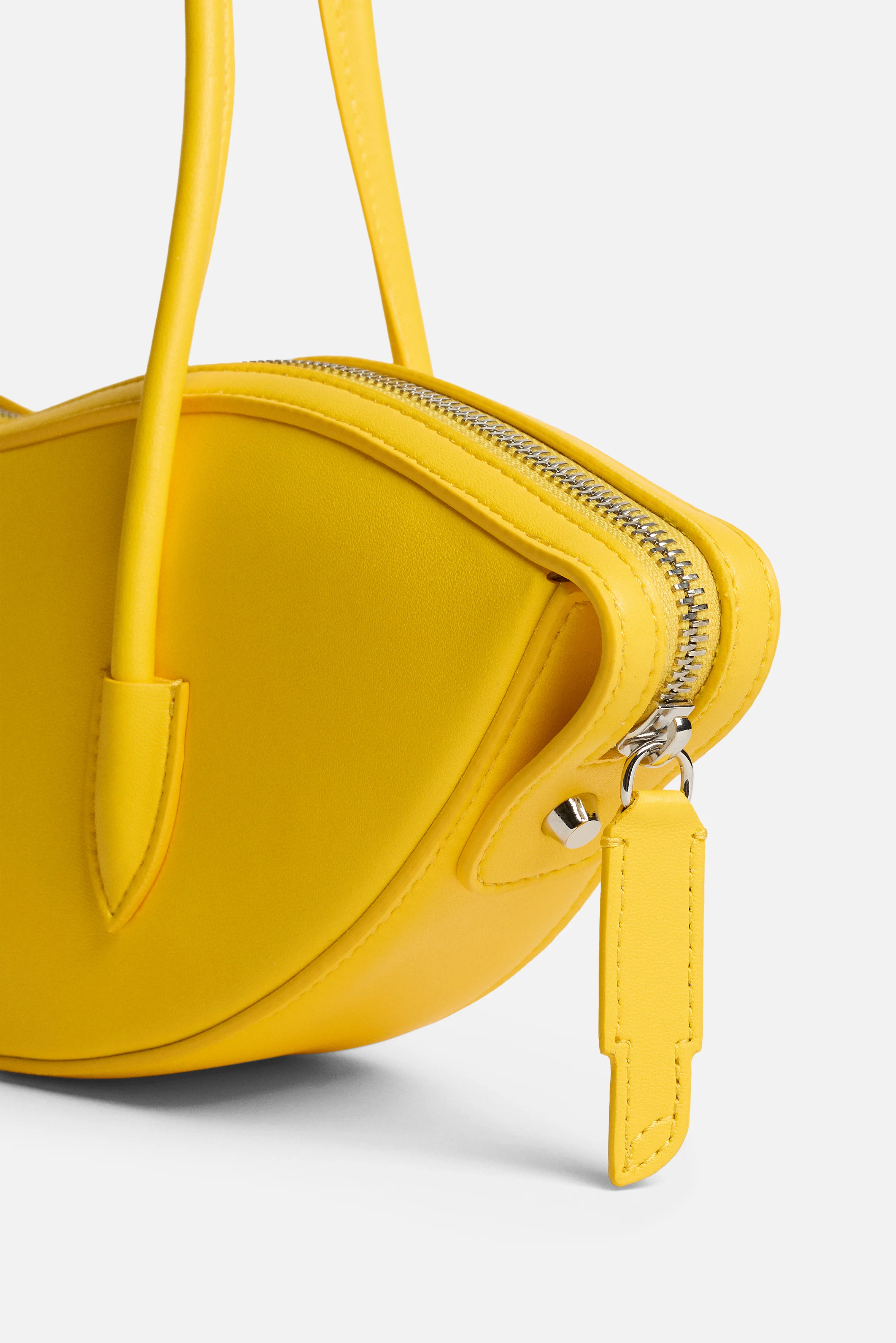 Lips Bag Yellow - Image 4
