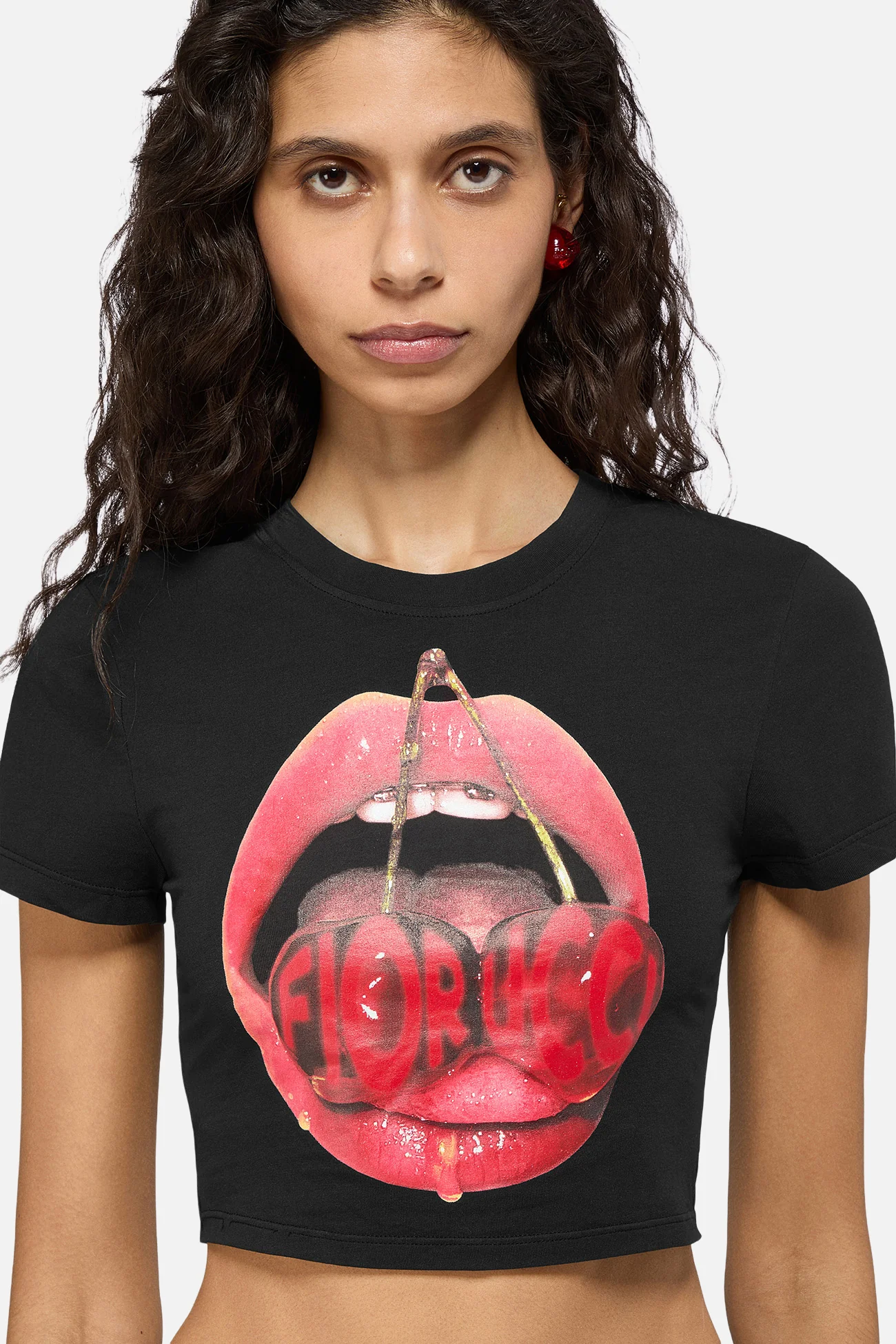Cherry Mouth Graphic Cropped T-Shirt Black - Image 4
