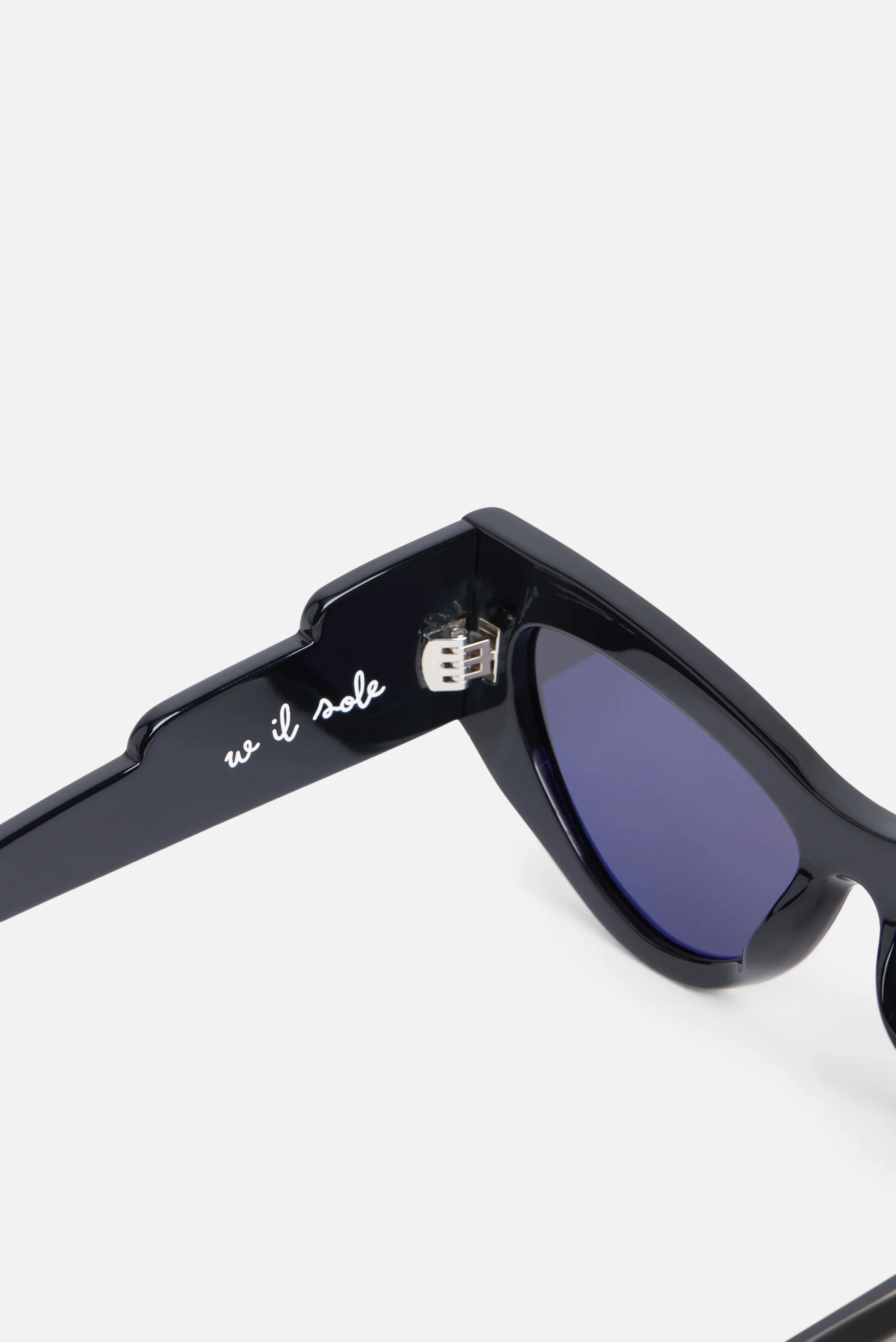 Wing Sunglasses Black - Image 3