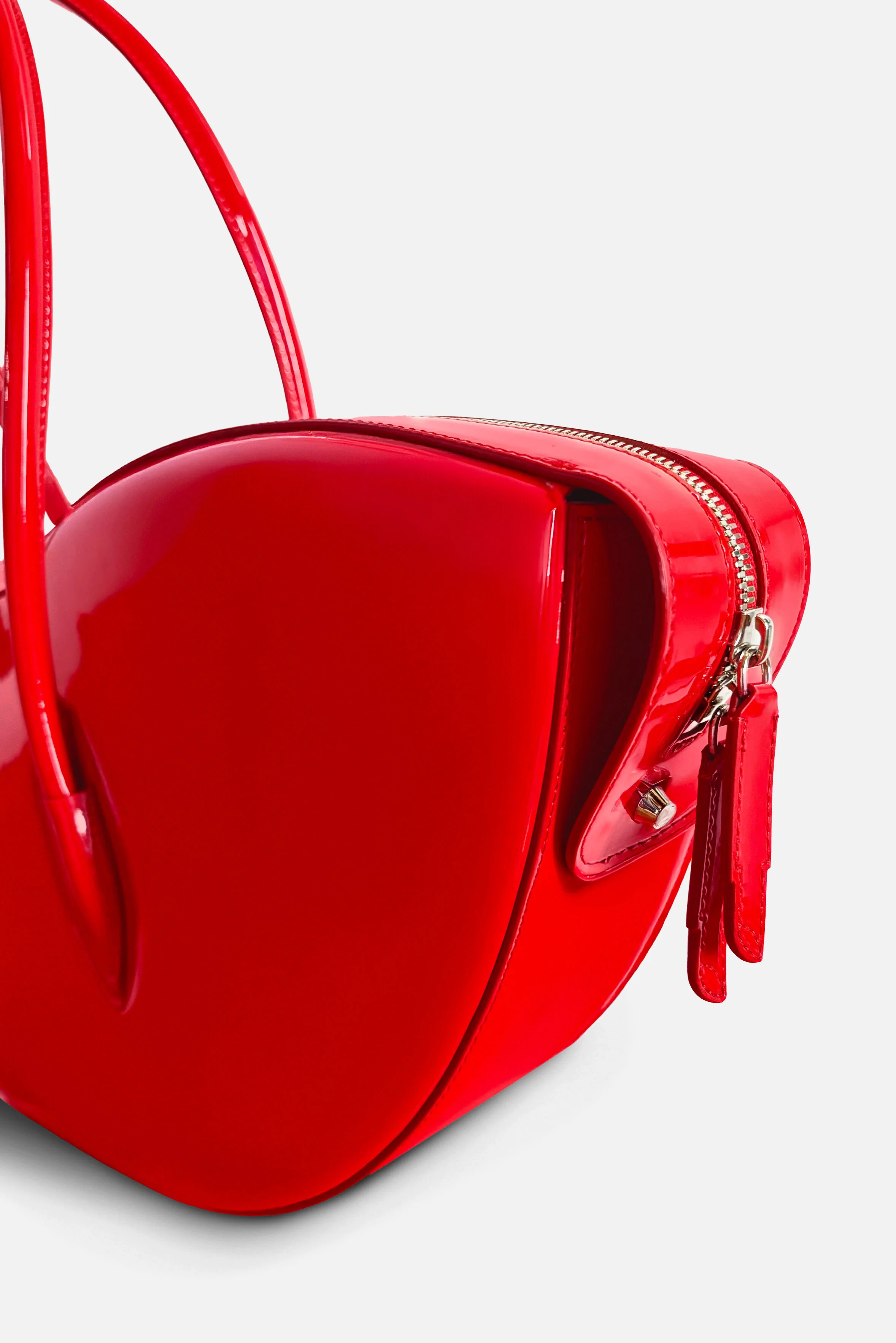 Giga Lips Bag Vinyl Red - Image 5