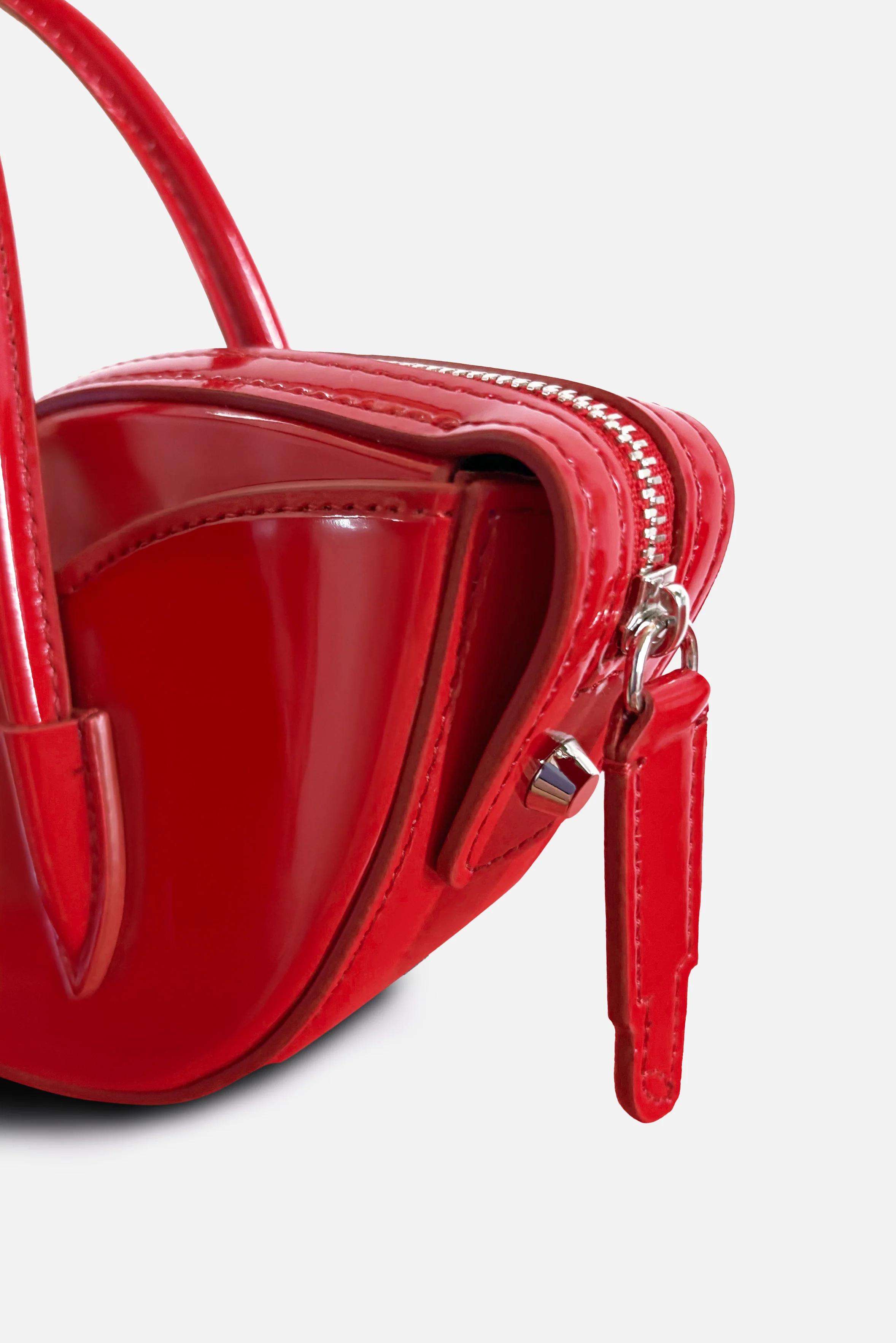 Mini Lips Bag Vinyl Red - Image 3