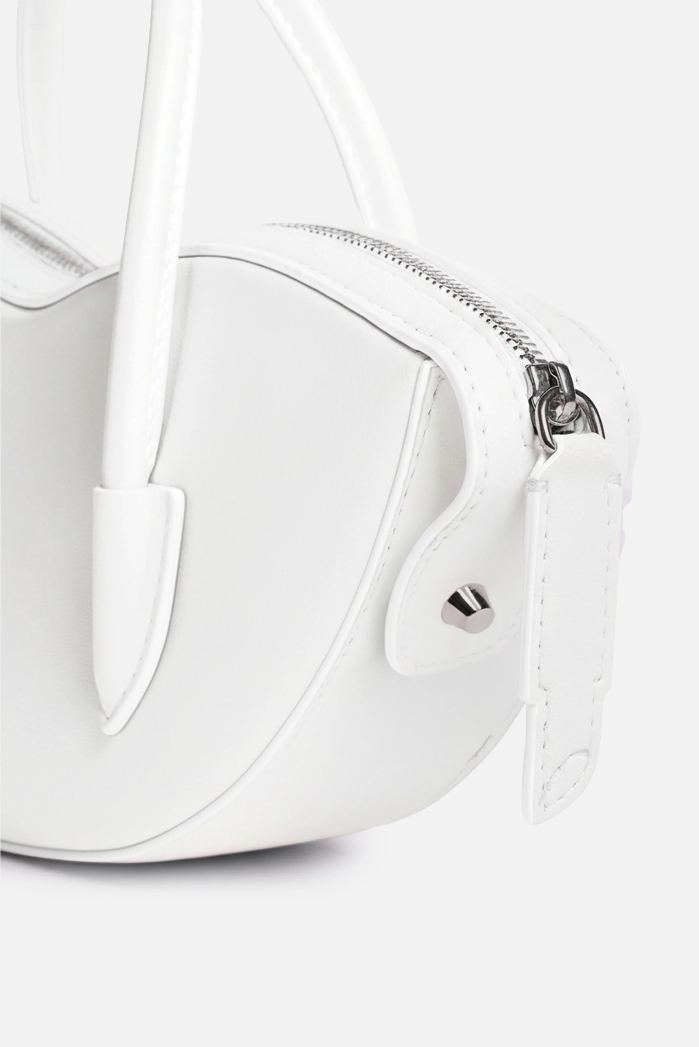 Mini Lips Bag White - Image 3